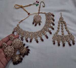 ชุดสร้อยคอเมเฮนดีแบบอินเดียดั้งเดิม พร้อมมงกุฎติกก้าและพัสซา เหมาะสำหรับงานแต่งงานและงานเฉลิมฉลองต่างๆ - Product Image 3