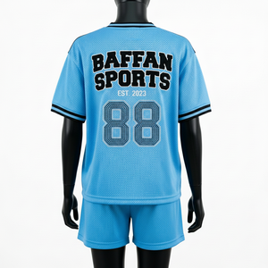 Ensemble court en maille polyester respirante de qualité supérieure, bleu ciel, noir, panneaux à rayures côtelées, uniforme sportif personnalisé par sublimation, ensembles pour femmes - Product Image 4