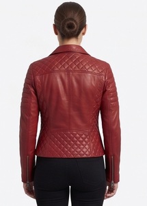 Chaqueta de moto de cuero roja para mujer al por mayor, con dobladillo acolchado y mangas acanaladas, abrigo de motociclista, proveedor de ropa exterior de corte ajustado personalizado - Product Image 3