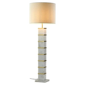 Lámpara de pie minimalista de mármol con detalles arquitectónicos contemporáneos y elegante funcionalidad decorativa - Product Image 3