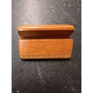 Porte-cartes de visite minimaliste en bois |   Support de bureau élégant en bois massif |   Organisateur de bureau - Product Image 1