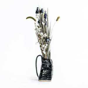 Paire d'accessoires de table rustiques faits à la main, vase à fleurs en corne de buffle naturelle antique, vase à fleurs en céramique faite à la main en corne de buffle naturelle - Product Image 1