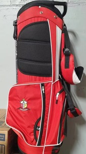 Sac de golf Alpha Psi personnalisé en usine, rouge et blanc, avec personnalisation pour le voyage et le chargement des clubs, modèle sac de golf - Product Image 3