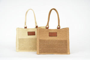 Bolso de hombro de hilo natural hecho a mano de primera calidad, con detalles de cuero a la moda, para el uso diario y viajes de las mujeres. - Product Image 3