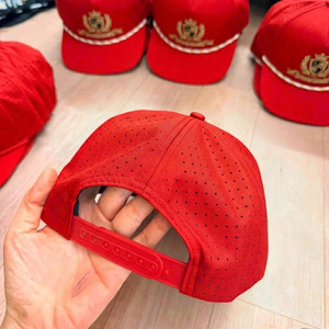 Casquette de baseball snapback 5 panneaux personnalisée en gros, visière plate, trou découpé au laser, corde avec logo brodé 2D, unisexe - Product Image 3