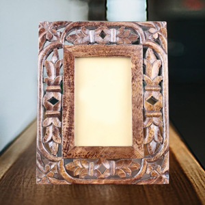 Marco de Fotos de Madera Sólida Hecho a Mano, Adorno Decorativo para Escritorio, Mesa y Estante - Product Image 2