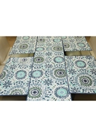 Chemin de table élégant en coton imprimé floral, moderne, durable et élégant, marque AYAANA, pour restaurant et usage domestique, lavable.
