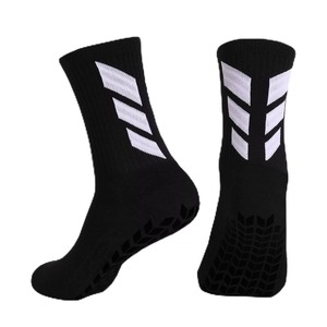 Chaussettes de sport en tricot personnalisées pour l'entraînement et la course à pied, antidérapantes, 100% coton, pour jeunes et enfants, fabriquées au Vietnam - Product Image 2