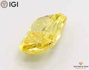 เพชร 1.00 กะรัต ทรงเรเดียนท์ ได้รับการรับรองจาก IGI สีเหลืองแฟนซีสดใส ความสะอาดระดับ VS2 เหมาะสำหรับทำแหวนเพชรเม็ดเดี่ยวแบบสั่งทำ - Product Image 3