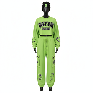 Ensemble haut court et pantalon cargo en molleton gaufré coton polyester 320 GSM de haute qualité, vert, logo personnalisé, pour femme - Product Image 1