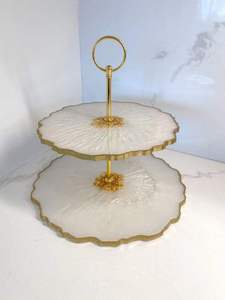 Support à gâteau 3 pièces en résine contemporaine pour maisons modernes, fait main, écologique, décoratif, passe au lave-vaisselle, élégant - Product Image 3
