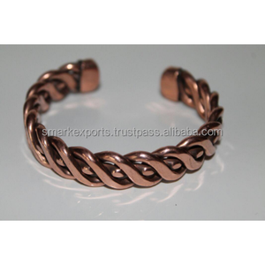 Bracelet magnétique en cuivre pour soulager la douleur, accessoire de mode élégant pour hommes et femmes avec une finition de qualité supérieure - Product Image 1