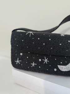 Sac à perles noir : Sac de vacances fait main avec motif lune et étoile - Product Image 4