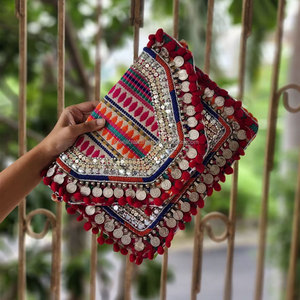 Sacs messagers bohèmes Banjara pour femmes, sacs à bandoulière brodés à la main, sacs à main tribaux vintage ethniques hippies pour festivals - Product Image 3