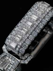 Colgante de Lujo de Plata de Ley 925 con Moissanita y Diamantes Personalizados Dvars, Joyería Hip Hop Totalmente Engastada, Pasa la Prueba del Diamante - Product Image 6