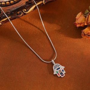 สร้อยคอจี้รูปทรงเรขาคณิตสีทองหวานประดับด้วยวัสดุธรรมชาติ ทำจากสแตนเลสสตีล เหมาะสำหรับสวมใส่ในชีวิตประจำวันอย่างมีสไตล์ - Product Image 6