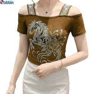T-shirt court personnalisé pour femme, coupe ajustée, à épaules dénudées, avec strass et imprimé cheval, col carré, manches courtes, printemps-été - Product Image 4