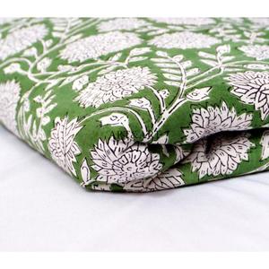 ผ้าฝ้ายทำมือจากอินเดีย ลายพิมพ์ดอกไม้สวยงาม ผ้าเนื้อนุ่มสำหรับเสื้อเด็กหญิงและเด็กชาย - Product Image 2