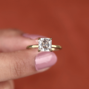 แหวนหมั้นเพชรทรง Asscher ตัวเรือนทอง 14K แหวนเพชรเม็ดเดี่ยวเรียบหรู แหวนเจ้าสาวสไตล์มินิมอล แหวนขอแต่งงานวินเทจ ของขวัญสำหรับเธอ - Product Image 4