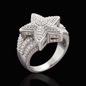 แหวนดาวประดับเพชรโมอิสซาไนต์แบบ Iced Out เงินแท้ 925 ชุบโรเดียม เครื่องประดับฮิปฮอป ของขวัญวันครบรอบแต่งงานสำหรับทุกเพศ - Product Image 1