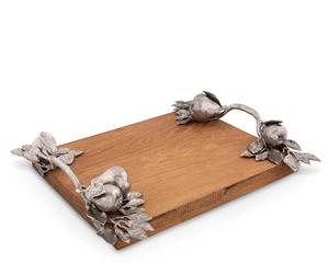 Plateau de service rectangulaire en bois avec poignées en forme de fruits et de feuilles argentées, design vintage fait main, pour servir des plats, provenant d'Inde. - Product Image 1