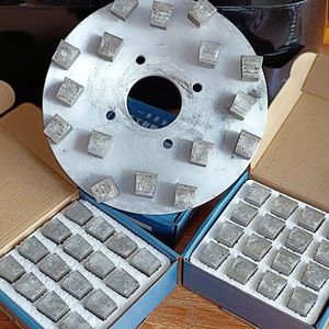 Juego de 16 Bloques Abrasivos Redondos de Aleación para Pulido Rudo de Concreto, Nivelación Rápida y Eliminación de Epoxi OEM - Product Image 5