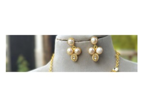 Conjunto de Joyería de Moda, Estilo Diseñador, Chapado en Oro, con Piedras de Imitación, Perlas y Kundan, Collar y Aretes, para Bodas y Fiestas Étnicas - Product Image 2