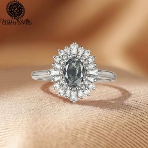 Bague de fiançailles classique en moissanite plaquée or rose et argent pour femme, sertie de griffes - Product Image 6