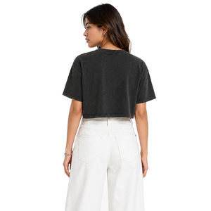 T-shirt classique personnalisé à col rond, coupe oversize et courte, pour femme, en coton premium délavé à l'acide, style vintage, idéal pour le quotidien et le sport. - Product Image 2