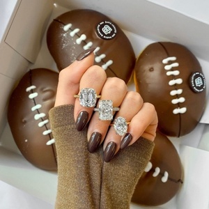 Anillo de compromiso con corte cojín de 8.88 CT, anillo solitario de oro amarillo de 14K, anillo de diamantes con halo oculto y engaste de doble punta en oro blanco - Product Image 2