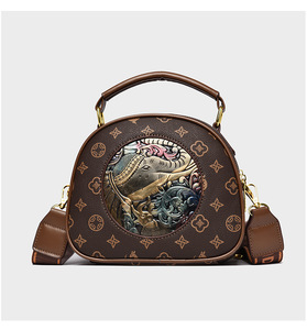 Bolso de Hombro Vintage con Grabado de Elefante, Bolso Bandolera de Cuero PU con Cremallera para Viajes Diarios - Product Image 1