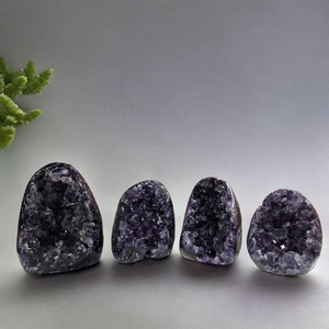 Vente en gros de petites grottes de géodes d'améthyste naturelle en agate de rais, pierre brute de qualité, cristal énergétique, décoration intérieure, Gujarat, pour la Fête des Mères - Product Image 4
