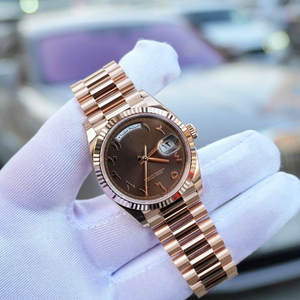 Reloj Automático Moderno Vintage con Esfera Marrón Chocolate, Números Arábigos, Bisel Estriado, Tono Oro Rosa, Acero Inoxidable, Estilo Ejecutivo - Product Image 3