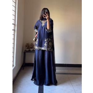 Traje Patiala de color morado sólido con seda crepé, bordado a mano con lentejuelas, disponible a un precio asequible. - Product Image 1