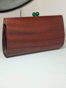 Bolso de Mano de Madera Ecológico Hecho a Mano de Alta Calidad con Cierre de Gema Verde, Estilo Moderno, Duradero, Regalo para Bodas, Troquelado - Product Image 1