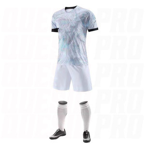 เสื้อฟุตบอลสโมสรคุณภาพสูงแบบกำหนดเอง แห้งเร็ว ระบายอากาศได้ดี ผลิตจากโพลีเอสเตอร์ตาข่าย ชุดทีมมืออาชีพสำหรับผู้ชาย ประสิทธิภาพสูง - Product Image 2