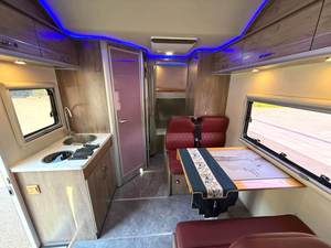 Autocaravana Usada <span class=keywords><strong>IVECO</strong></span> Daily con Techo Rígido Tipo C, 2.3T, Automática, con Cocina y Baño, 2022 - Product Image 3
