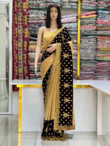 Sari en velours pur avec chemisier en soie Malai, rehaussé par des broderies riches, bordure fantaisie fine pour un style traditionnel élégant - Product Image 2