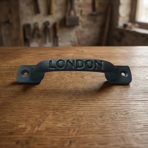 Poignée de tiroir industrielle en aluminium style barre London, quincaillerie de meuble noir mat durable pour chambre et hôtel - Product Image 5