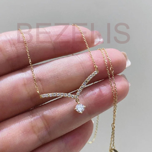 Elegante Amuleto Moderno de Oro Amarillo con Diseño Chevron y Diamante Cultivado, Ideal para Vestidos de Fiesta y Cóctel, Venta al por Mayor - Product Image 3
