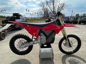 Precio Accesible para la Nueva VARG EX 2025 de 80HP con Protectores de Pies - Motocicleta Todoterreno Starks Future Lista para Enviar - Product Image 5