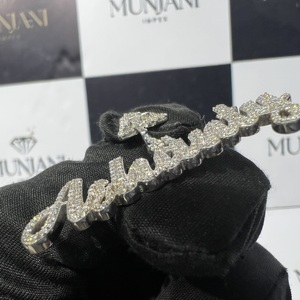 จี้ตัวอักษรแบบกำหนดเองประดับเพชรโมอิสซาไนต์ทรงบริลเลียนต์ VVS  รับรองโดย IGI เงินแท้ 925  สำหรับติดตัวเลข ชื่อ หรือโลโก้ - Product Image 4