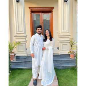 ชุดอนาร์กาลีดีไซน์เนอร์สุดหรู พร้อมงานปักด้าย สำหรับงานปาร์ตี้ - Product Image 4