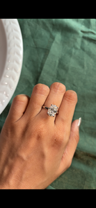 Bague de fiançailles en diamant de laboratoire taille ovale pour femme, or blanc 14 carats, style tendance, certifiée IGI, couleur E, pureté VVS1 - Product Image 5