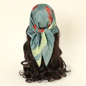 Bandana foulard en satin de soie personnalisé, imprimé par sublimation, anti-poussière, avec logo, pour femmes, pour événements. - Product Image 6