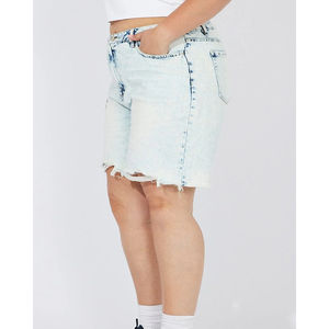Shorts de mezclilla largos de tiro alto para mujer, con lavado a la piedra y efecto desgastado, transpirables, con dobladillo sin rematar, servicio OEM, suministro al por mayor, decoración con logotipo - Product Image 6