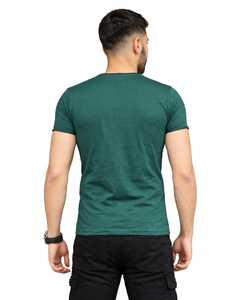 เสื้อยืดแขนสั้นคอกลมสีเขียวสำหรับผู้ชายจาก ONETEN APPARELS ผ้าถักด้านหน้า 100% ผ้าฝ้าย ระบายอากาศได้ดี สวมใส่สบาย - Product Image 2