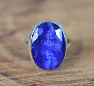 แหวนไพลินสีน้ำเงิน เงินแท้ 925 พลอยธรรมชาติ แหวนทำมือสำหรับเธอ - Product Image 3