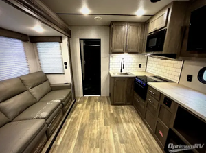 Camping-car de luxe d'occasion 2023 2023 2021 Forest River XLR Boost 29QBSCamper RVS Motorhomes Travel Trailer - Product Image 2