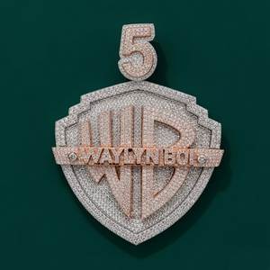 Pendentif personnalisé en moissanite certifiée IGI, motif bouclier numéro 5, plaqué or rose et rhodium, bicolore, style hip-hop pour homme - Product Image 4